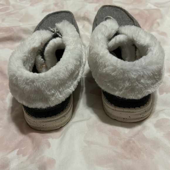 Hey Dude Britt Women’s Slip On Booties in Charcoal Size 11 - Picture 2 of 9